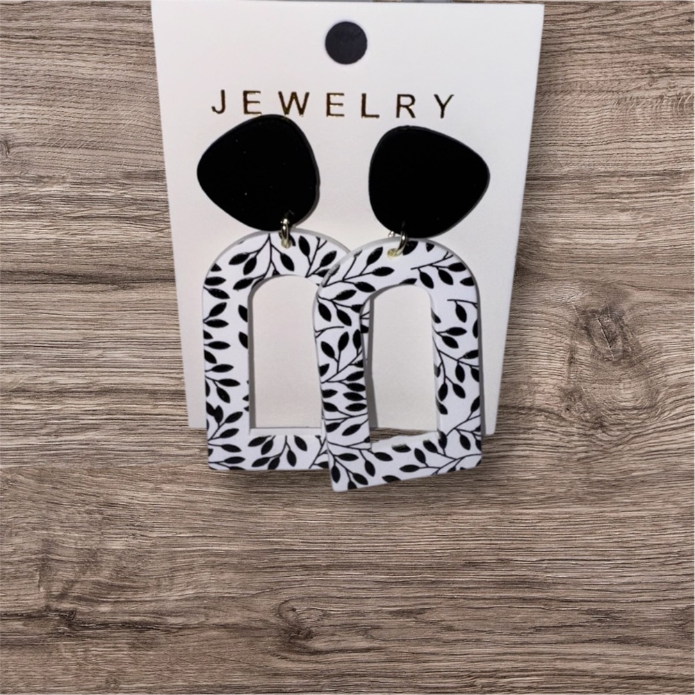 Hand Crafted Black and White Leaf Earrings